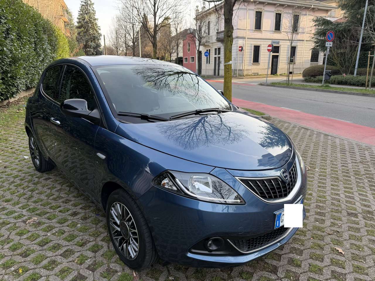 Lancia Ypsilon 1.0 firefly hybrid Gold Plus S&S