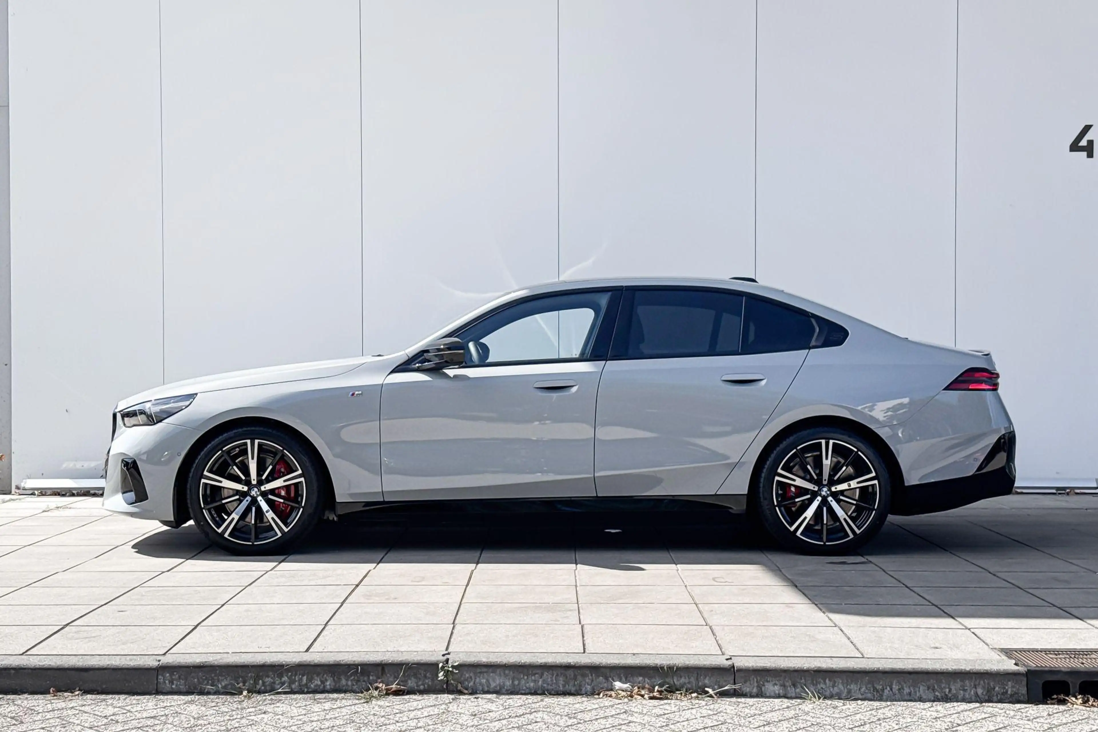 BMW i5 Sedan M60 xDrive M Sport Pro / Innovation Pack / T — photo 2