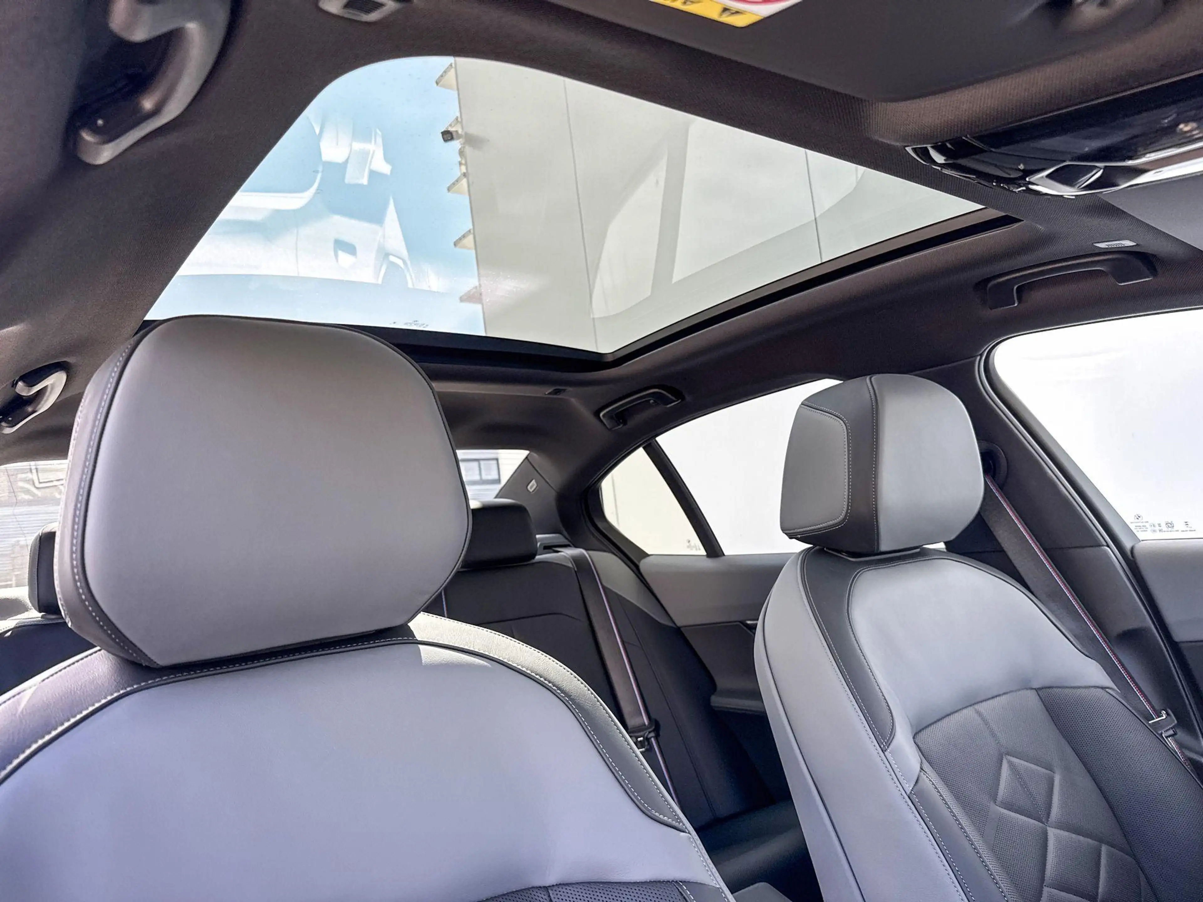 BMW i5 Sedan M60 xDrive M Sport Pro / Innovation Pack / T — photo 7
