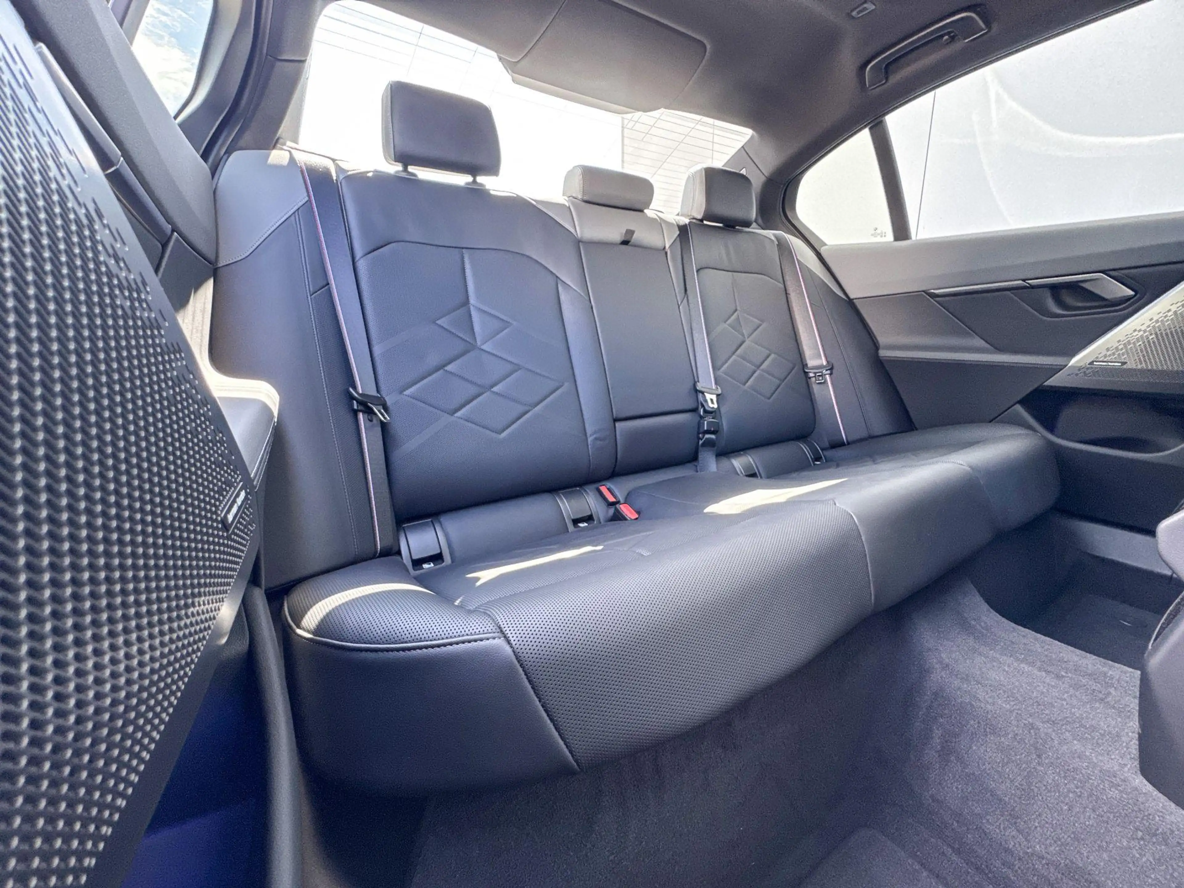 BMW i5 Sedan M60 xDrive M Sport Pro / Innovation Pack / T — photo 8