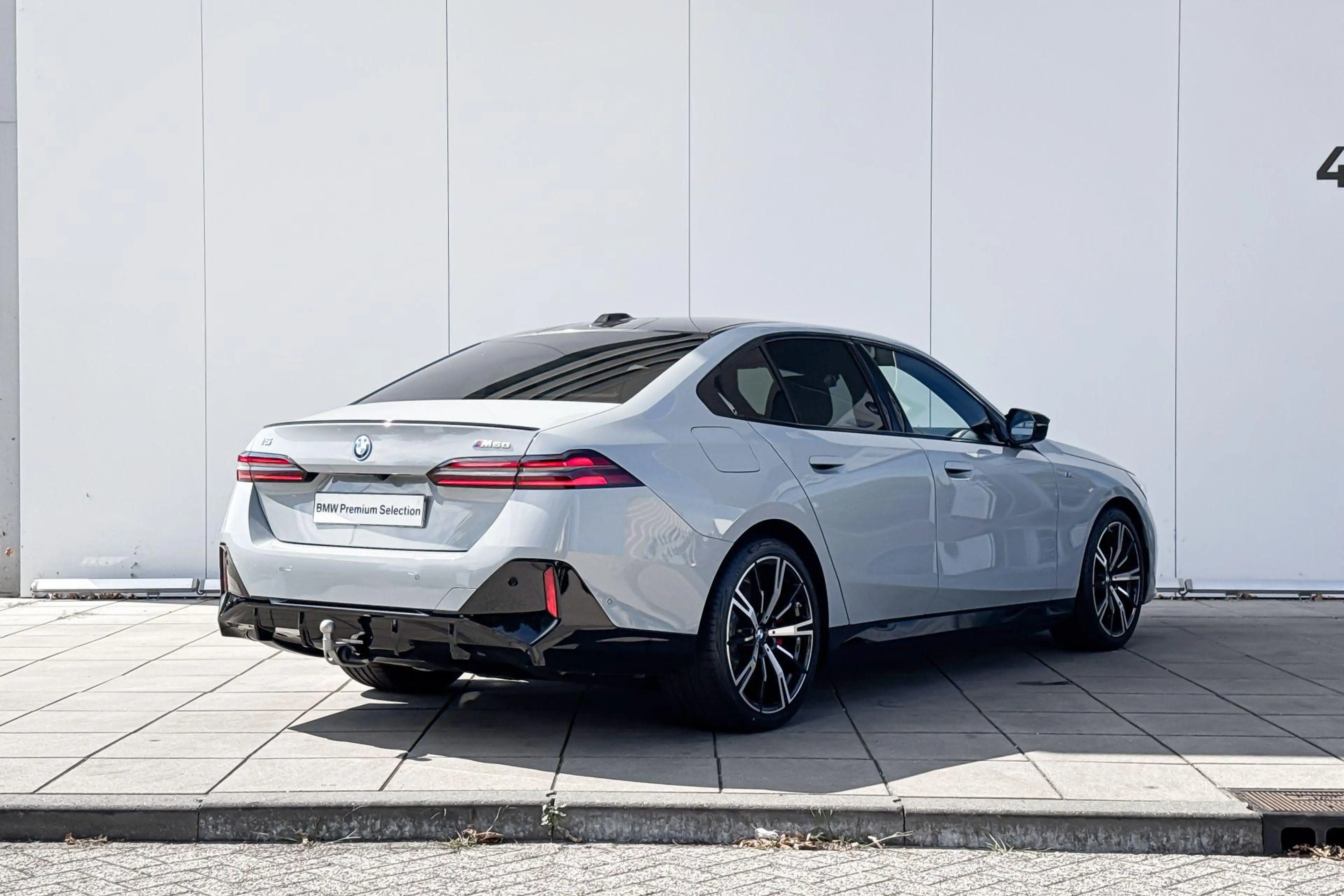 BMW i5 Sedan M60 xDrive M Sport Pro / Innovation Pack / T — photo 4