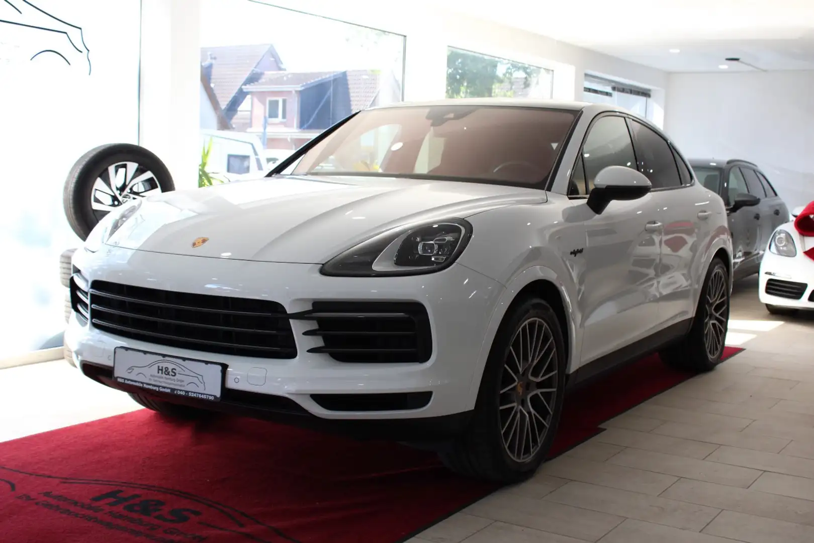 Porsche Cayenne Coupe E-Hybrid Platinum Edition - 2