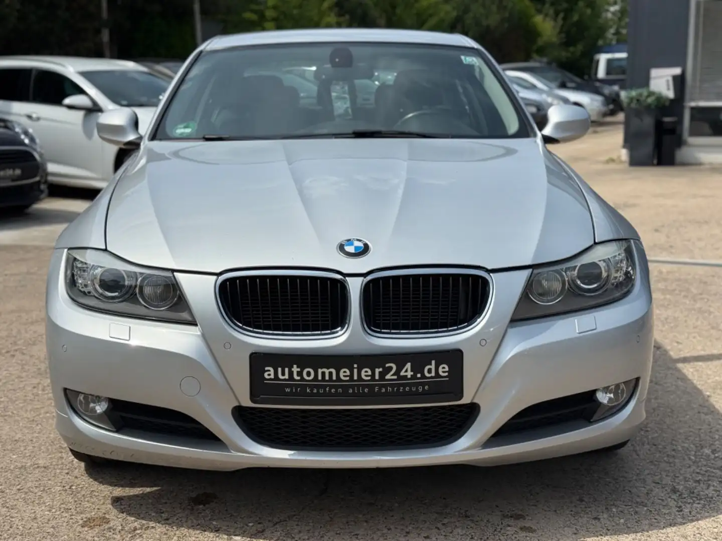 BMW 320 Baureihe 3 Lim. 320d xDrive *Tempomat* Silber - 2