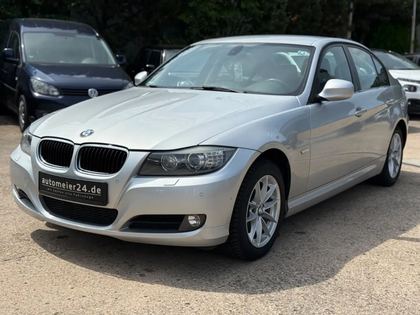 BMW 320 Baureihe 3 Lim. 320d xDrive *Tempomat* Silber - 1