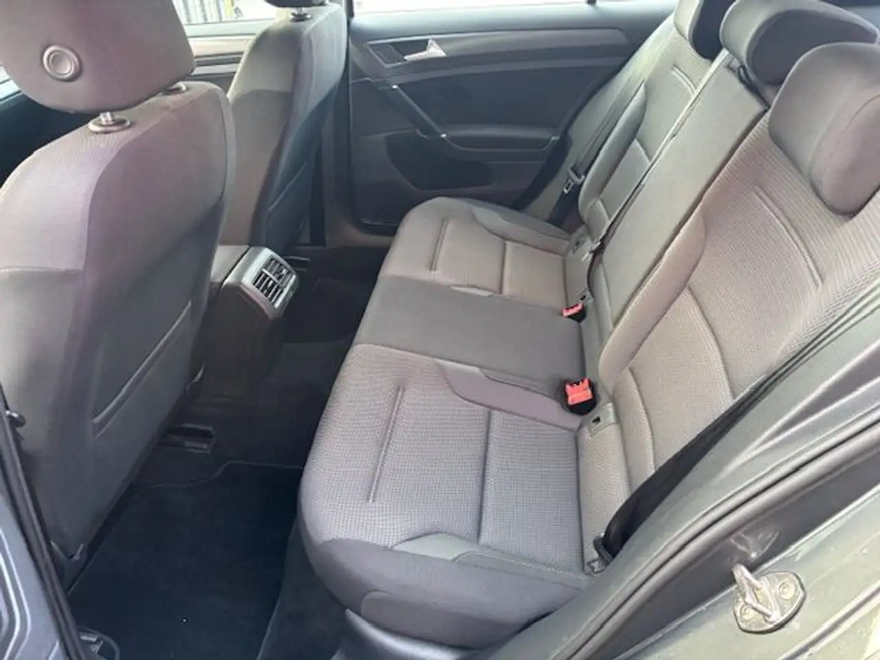 Volkswagen Golf Standard Model — photo 15