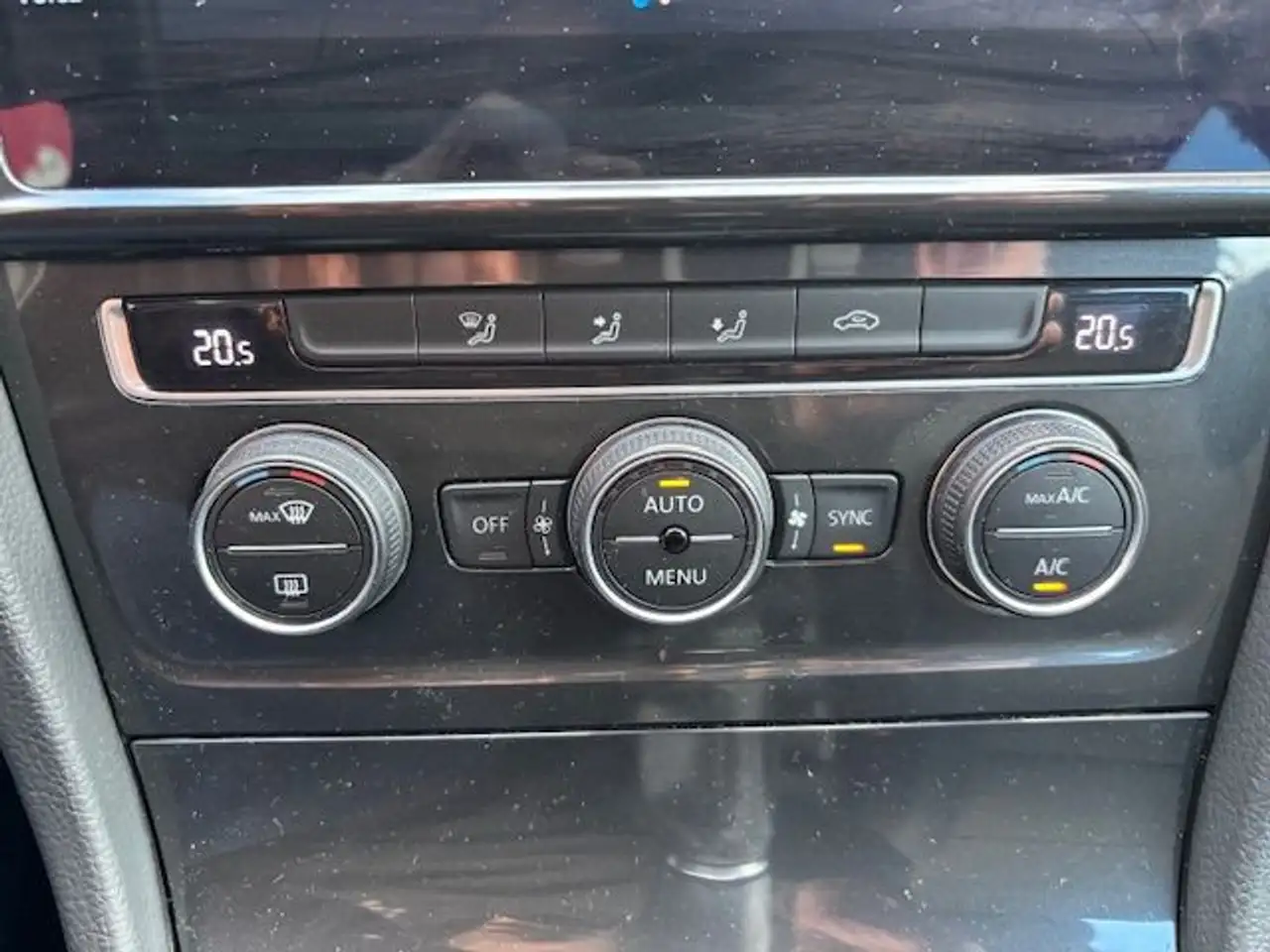 Volkswagen Golf Standard Model — photo 34