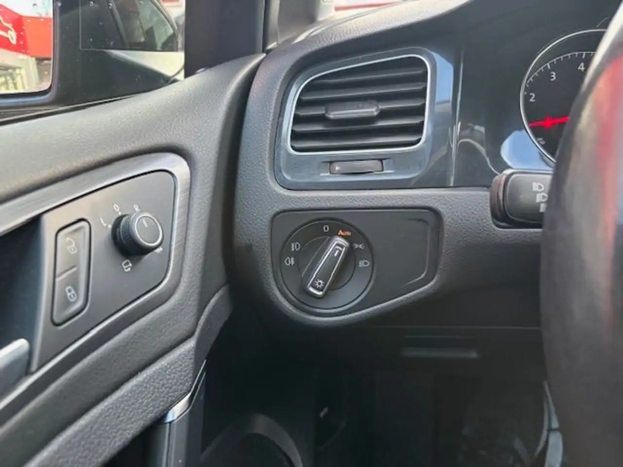 Volkswagen Golf Standard Model — photo 24