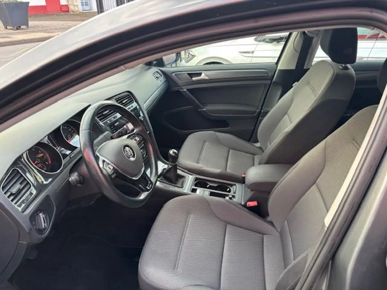Volkswagen Golf Standard Model — photo 12