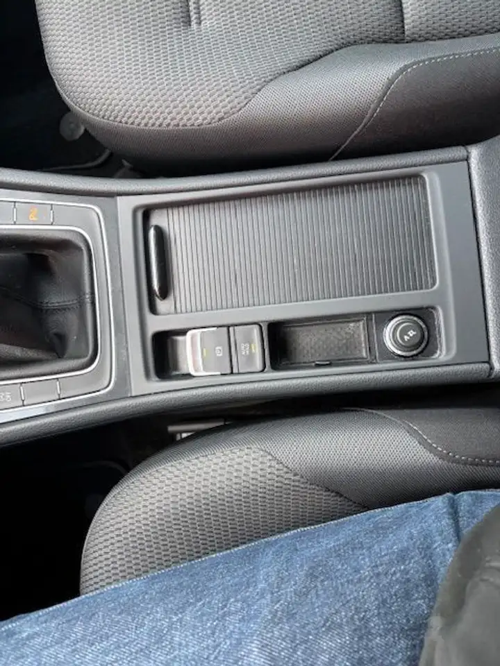 Volkswagen Golf Standard Model — photo 30