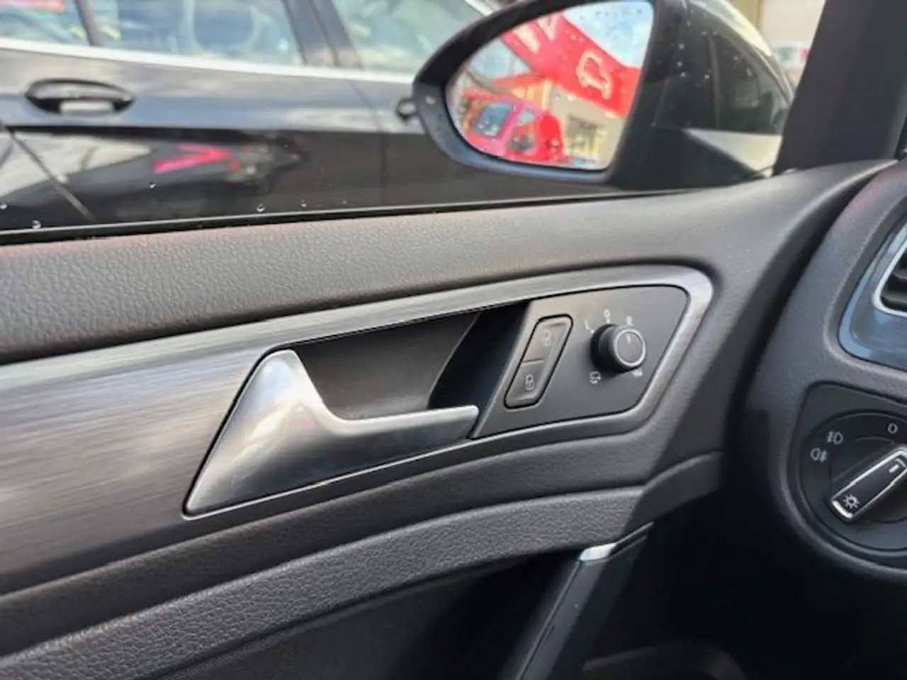 Volkswagen Golf Standard Model — photo 25