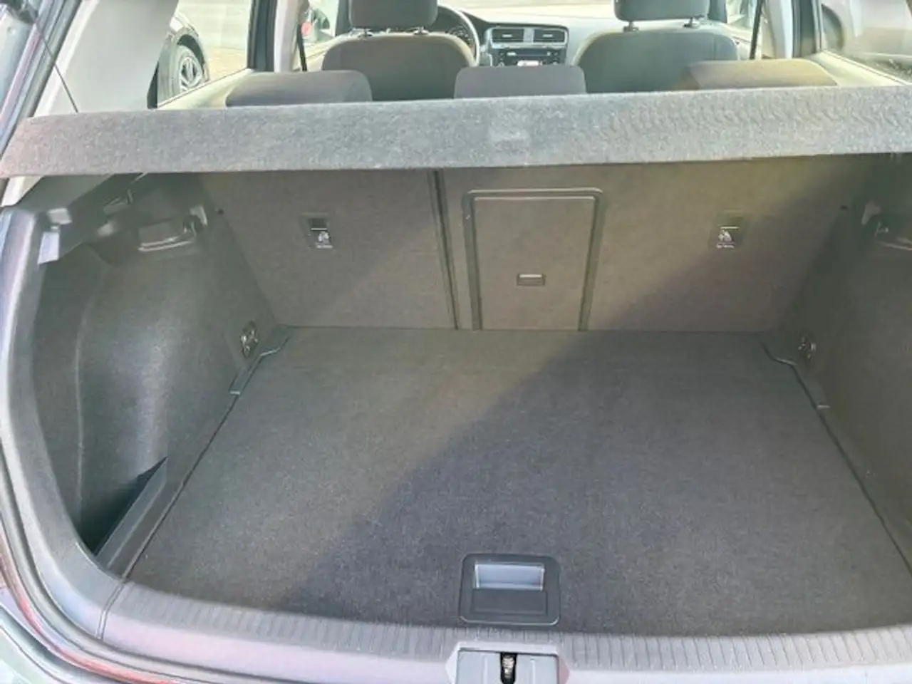 Volkswagen Golf Standard Model — photo 16