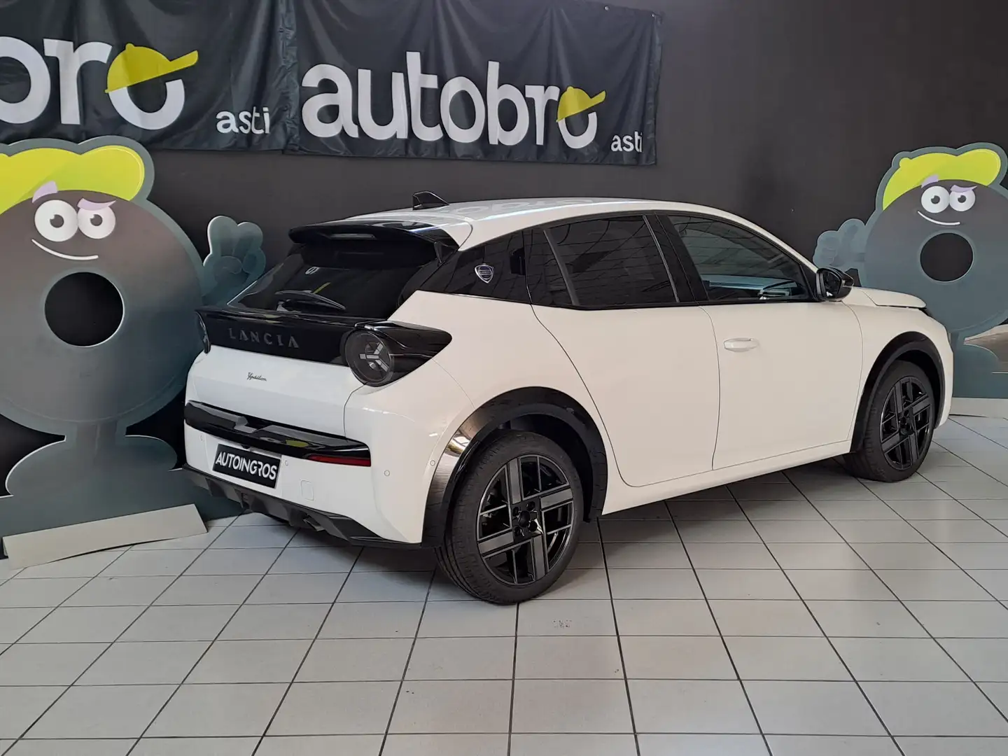 Lancia Ypsilon 1.2 mhev LX 110cv e-dct Weiß - 2