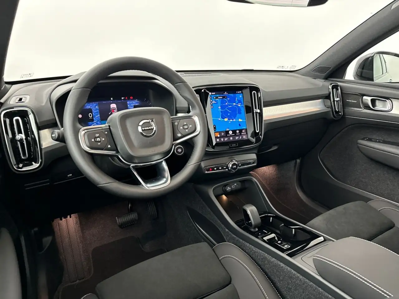 Volvo XC40 2026 — фото 18