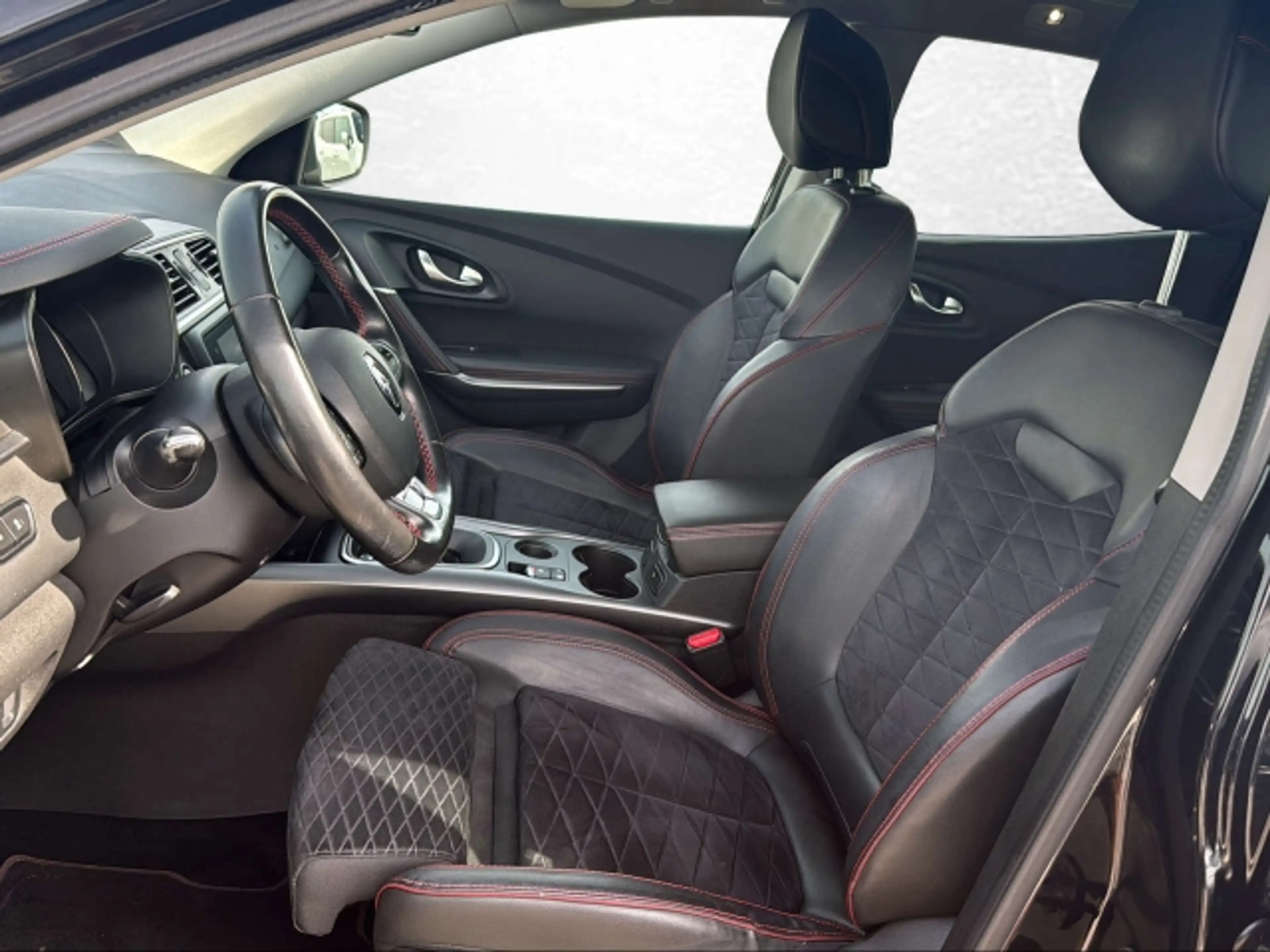 Renault Kadjar TCe 140 PF EDC Black Edition — photo 12