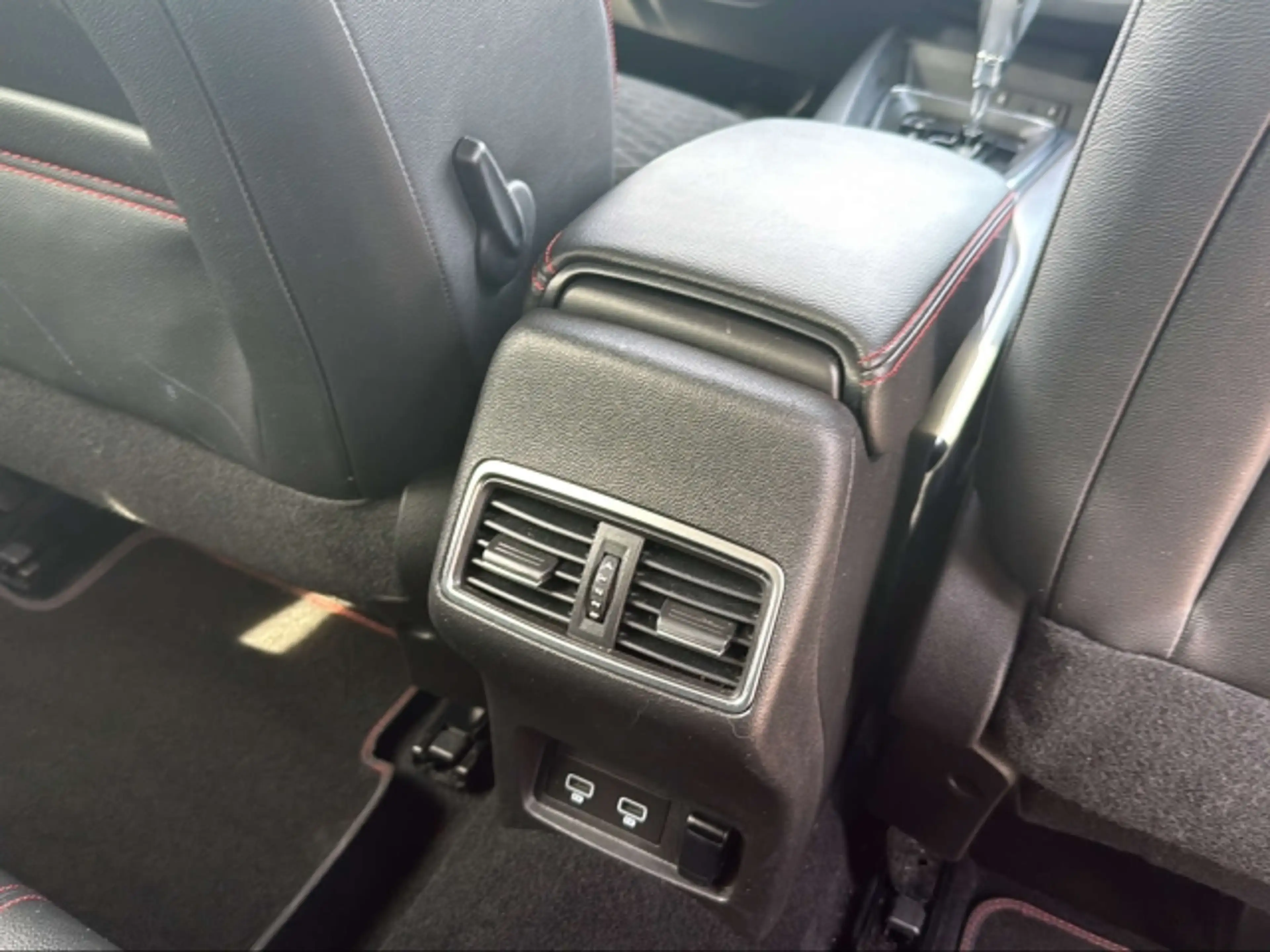 Renault Kadjar TCe 140 PF EDC Black Edition — photo 15