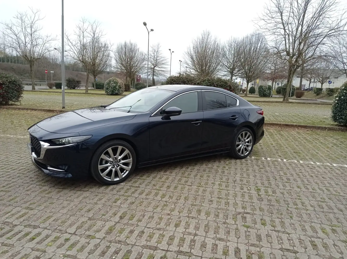 Mazda 3 SEDAN 2.0 e-Skyactiv X - Exclusive 186cv Blu/Azzurro - 2
