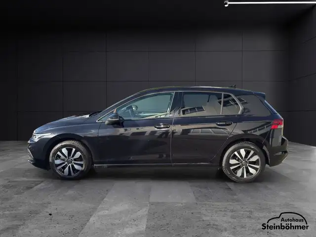 Volkswagen Golf view 3