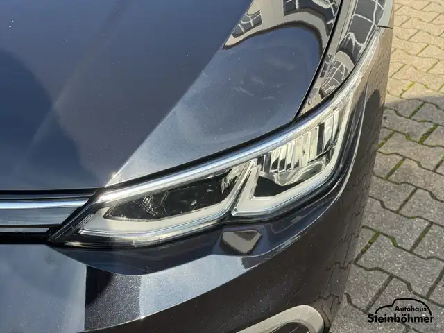 Volkswagen Golf view 11