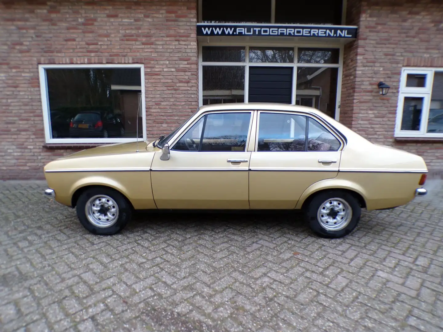 Ford Escort 1.3 L Automaat 2e eigenaar / Belastingvrij Maro - 2