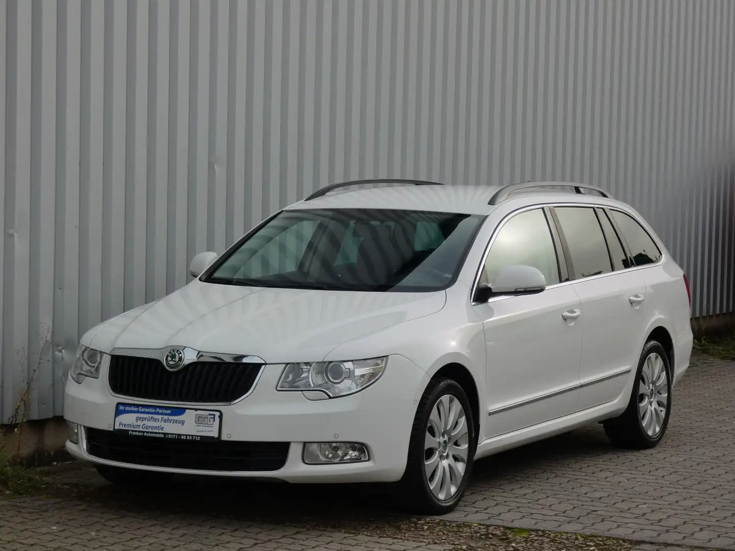 Skoda Superb Combi Elegance-Klima-Navi-Xenon-PDC-Alu Weiß - 1