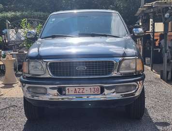 4.6i V8 4x2