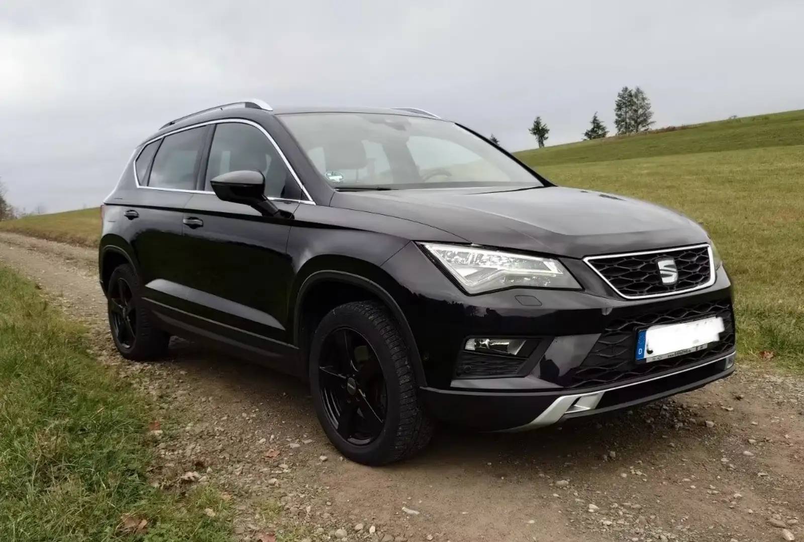 SEAT Ateca 2.0 TDI 4Drive Xcellence LED Navi AHK Nero - 2