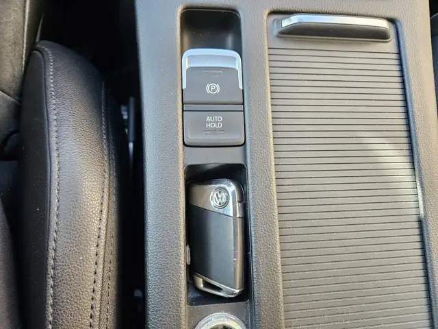 Volkswagen Passat view 20