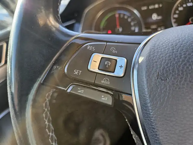 Volkswagen Passat view 21