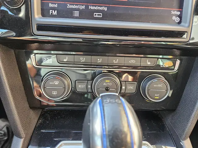 Volkswagen Passat view 18