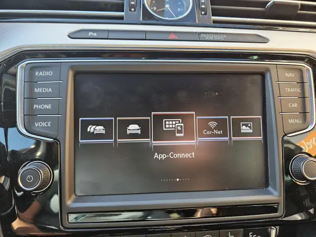 Volkswagen Passat view 11