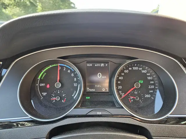 Volkswagen Passat view 10