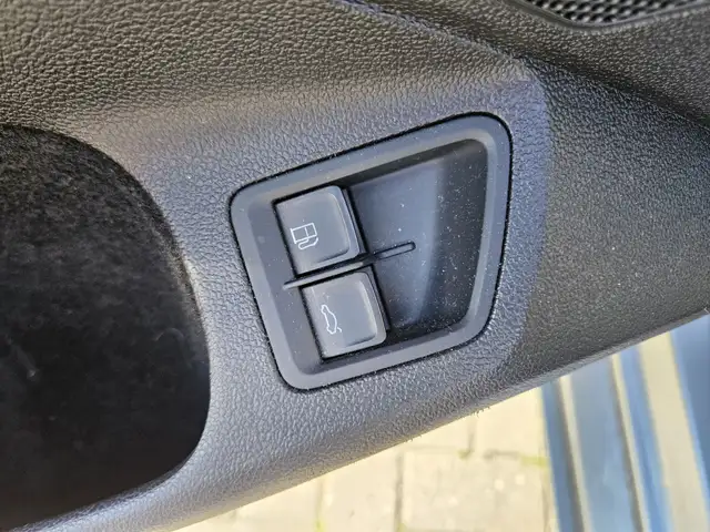 Volkswagen Passat view 9