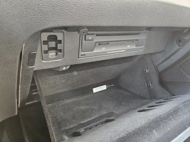 Volkswagen Passat view 24