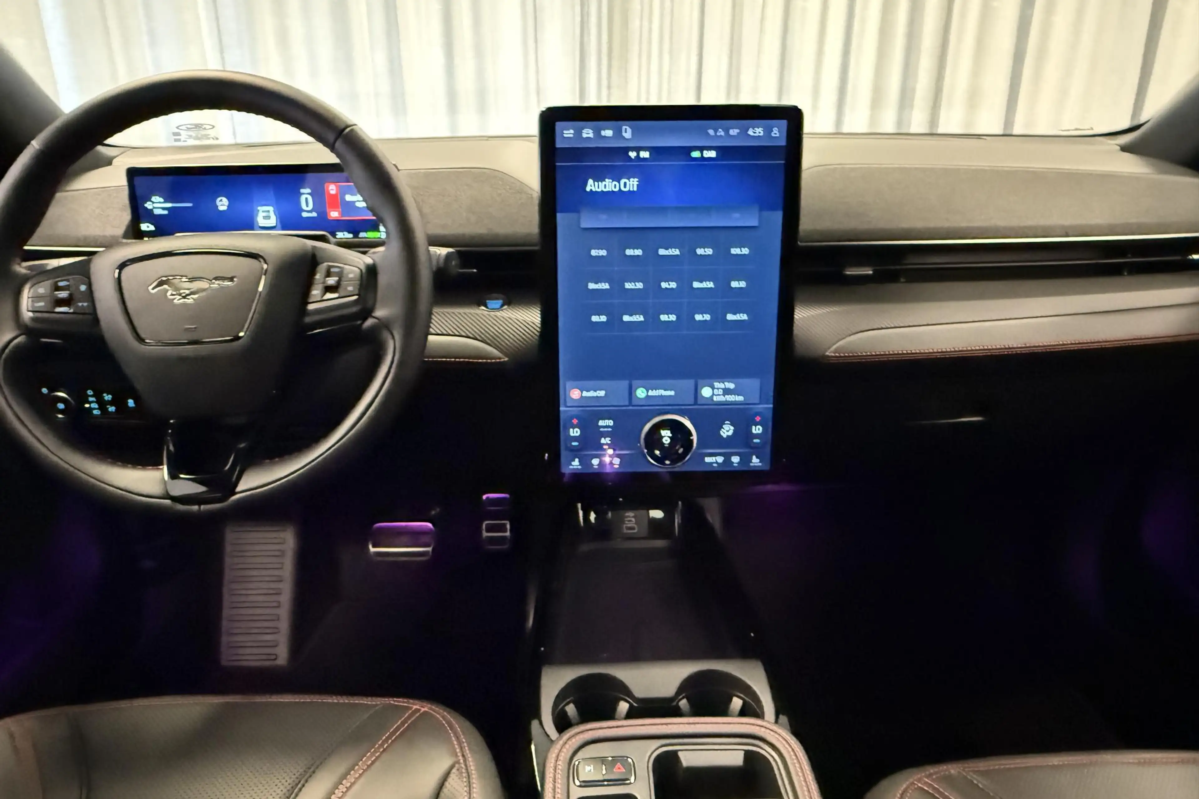 Ford Mustang Mach-E Extended Premium RWD 88 kWh 5000,- Ford Voordeel | — photo 3