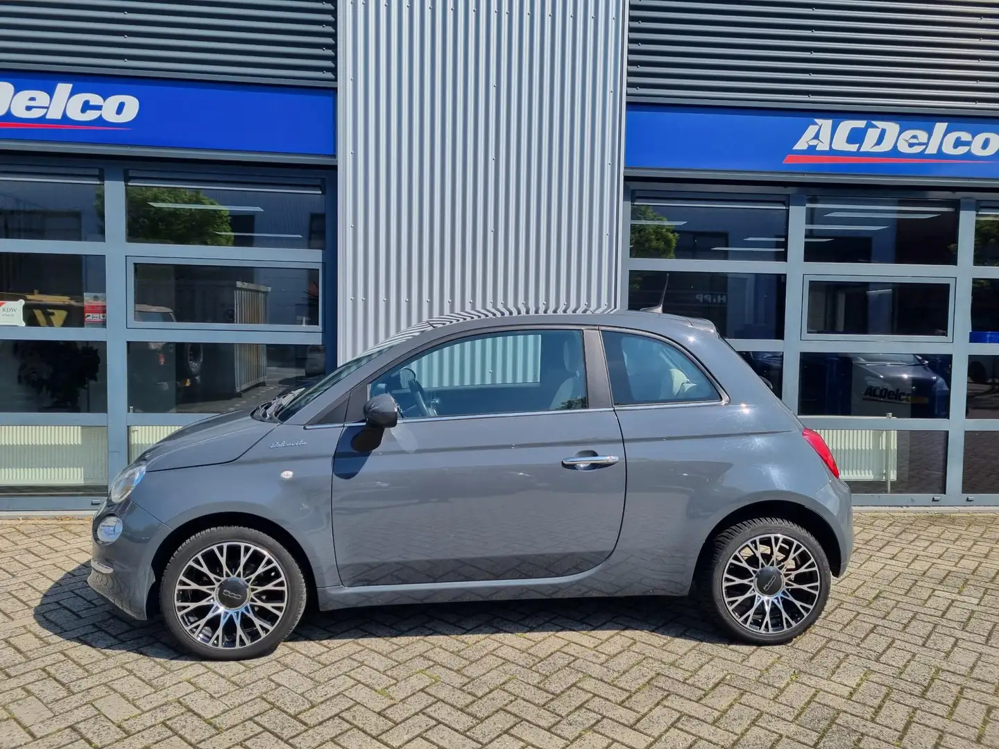 Fiat 500 1.0 Hybrid | dolcevita uitvoering | panodak | carp Grau - 2