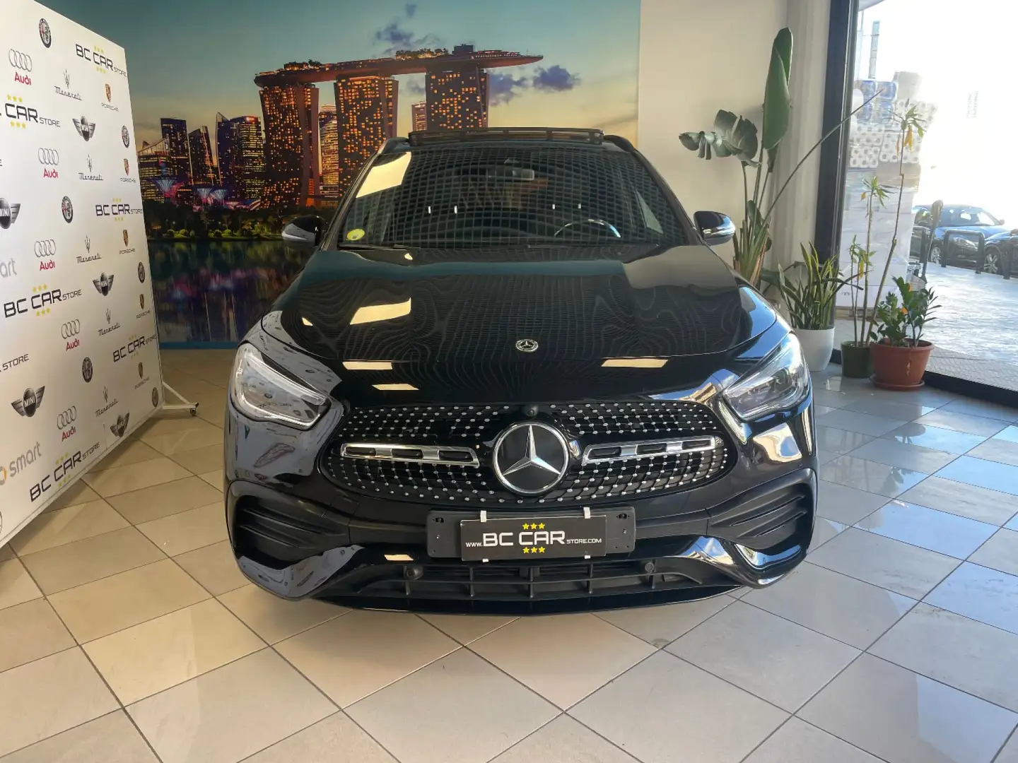 Mercedes-Benz GLA 200 d Auto Premium AMG *TETTO*NIGHT Nero - 2