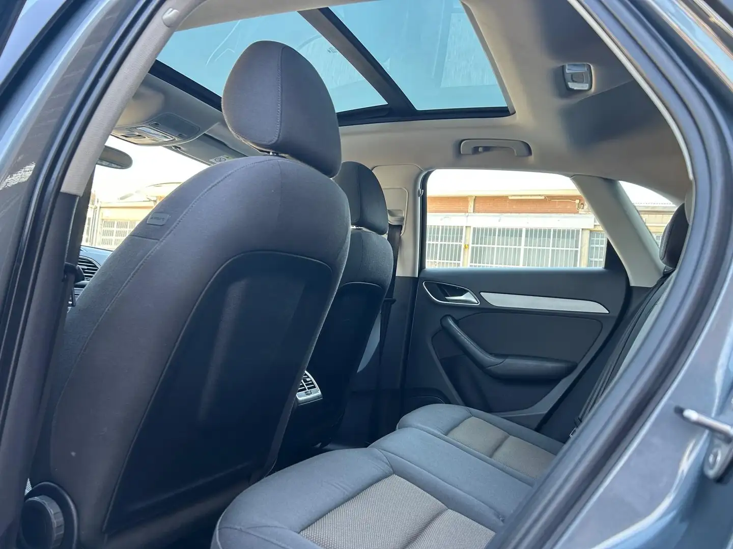 Audi Q3 2.0 Tdi  140cv S-tronic  Quattro Tetto Panoramico Gris - 1