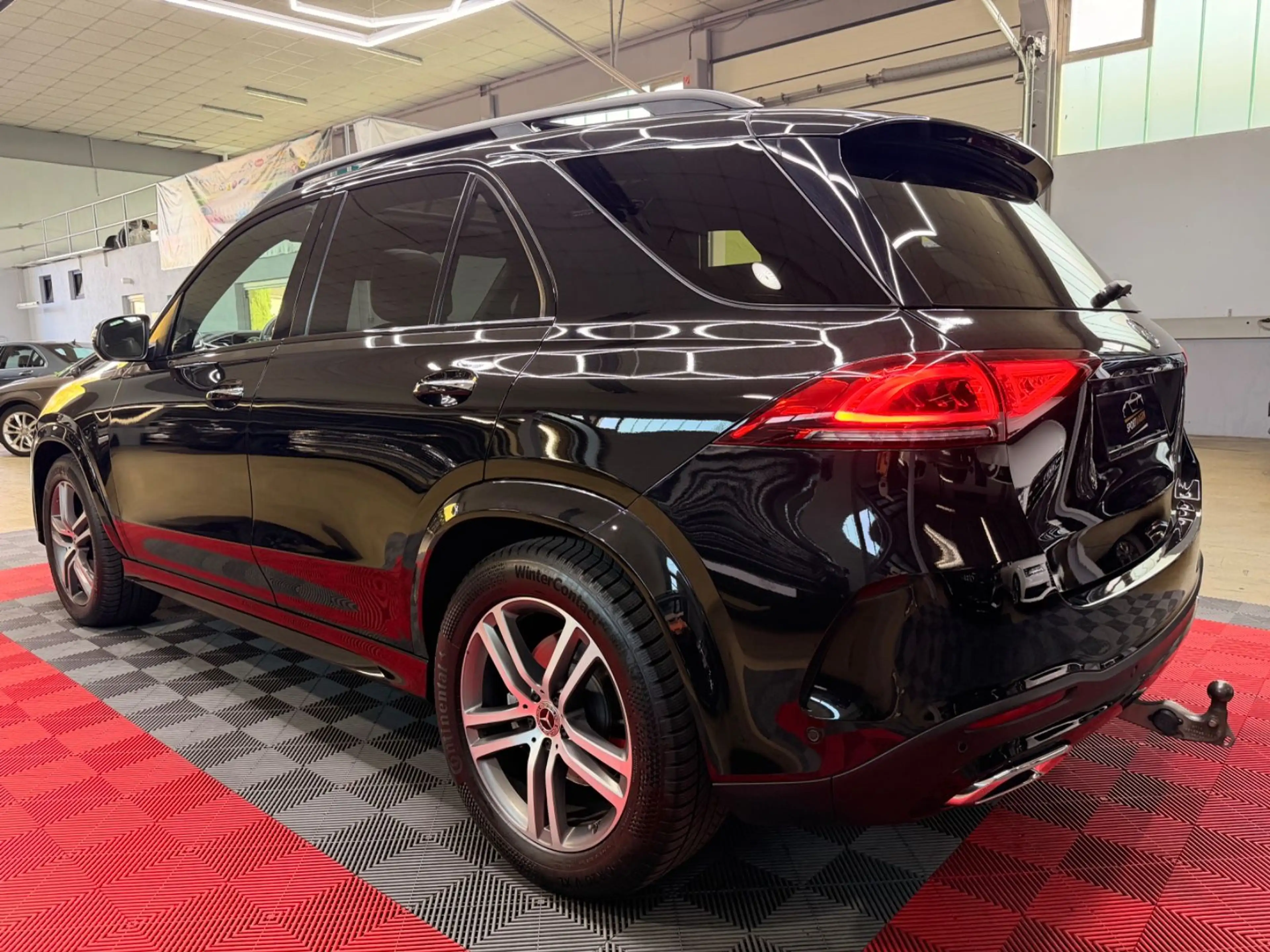 Mercedes-Benz GLE 400 d 4Matic AMG Line Pano HUD Burmester 360° — photo 6