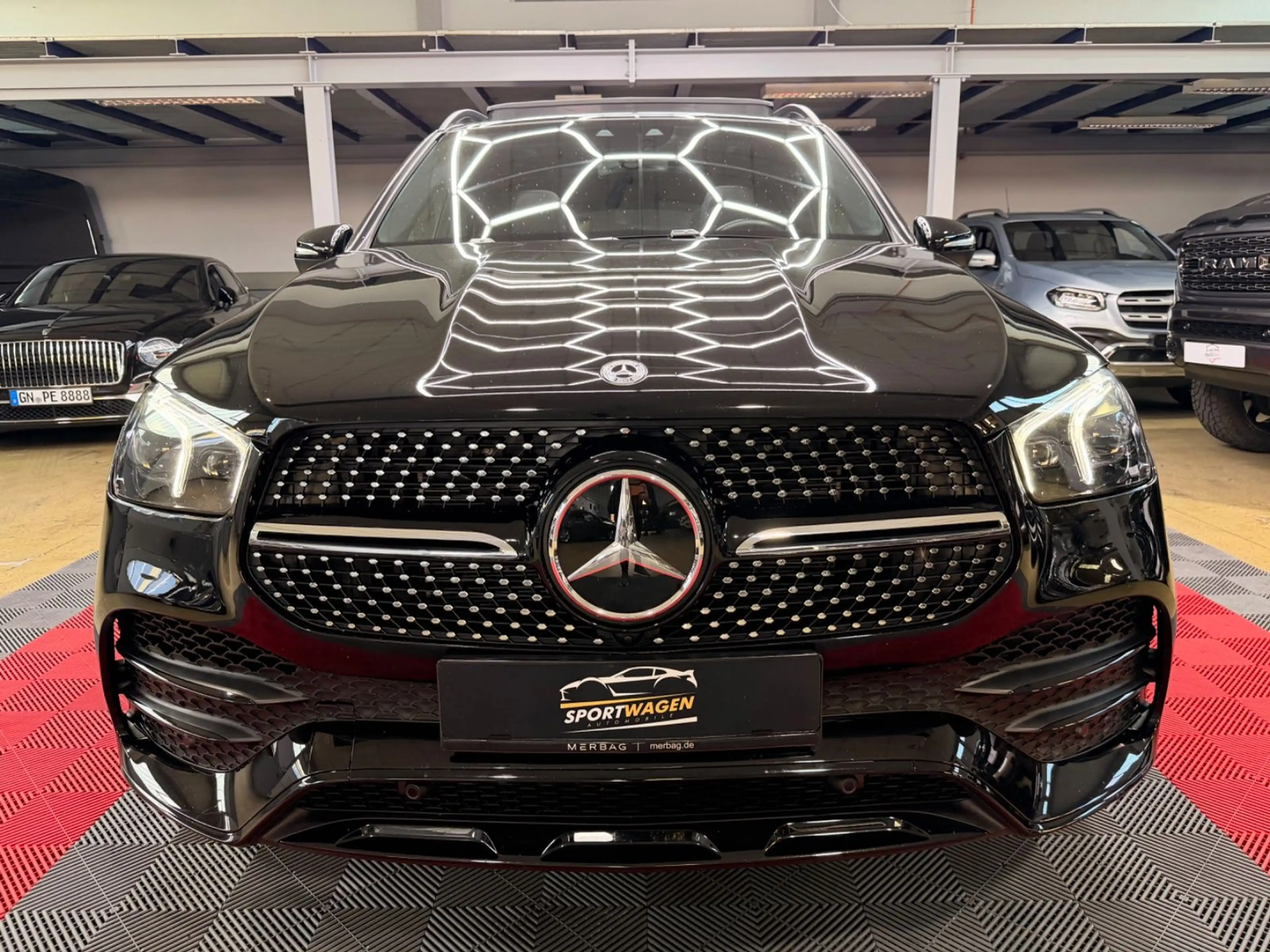 Mercedes-Benz GLE 400 d 4Matic AMG Line Pano HUD Burmester 360° — photo 2