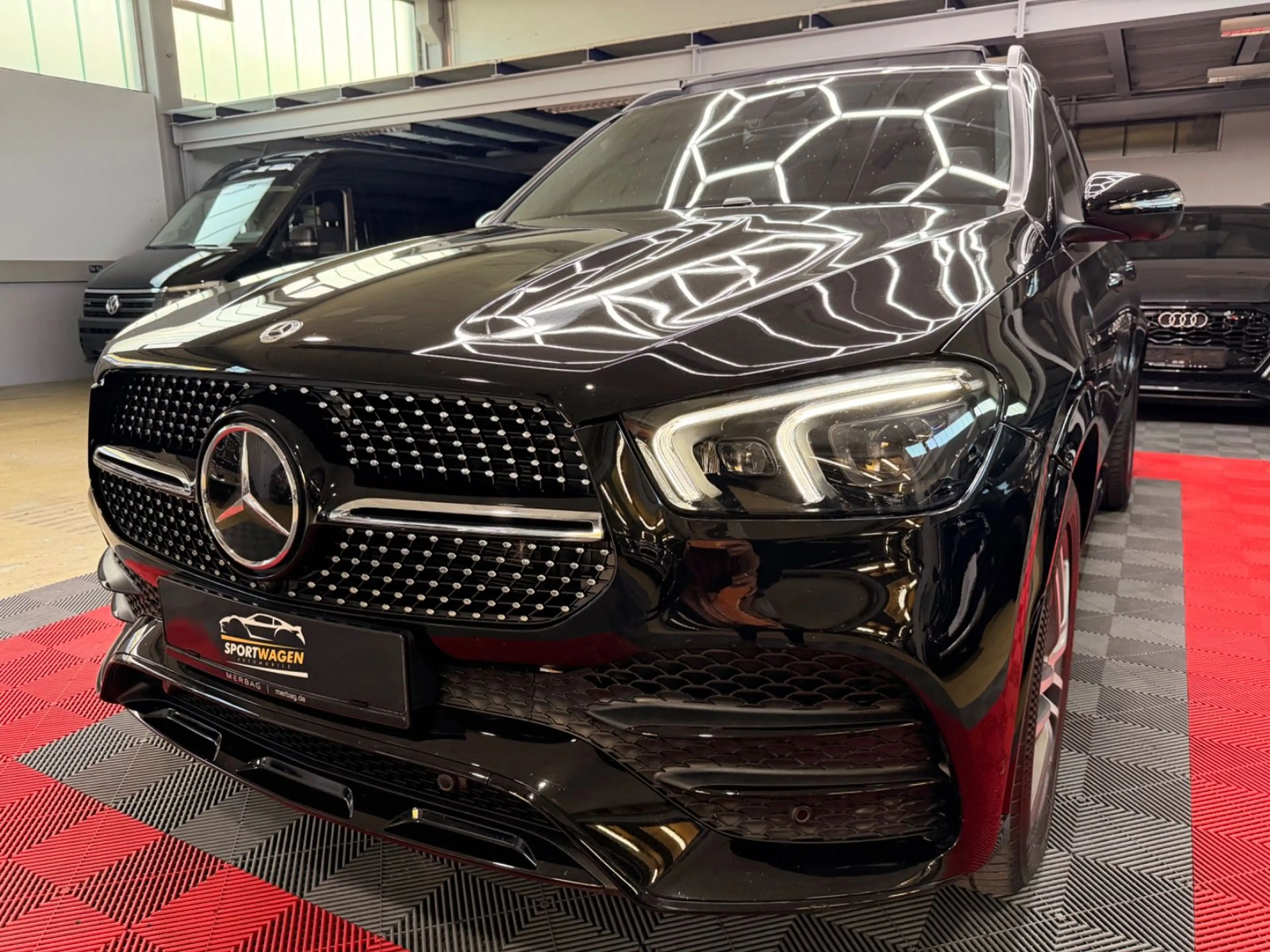 Mercedes-Benz GLE 400 d 4Matic AMG Line Pano HUD Burmester 360° — photo 3