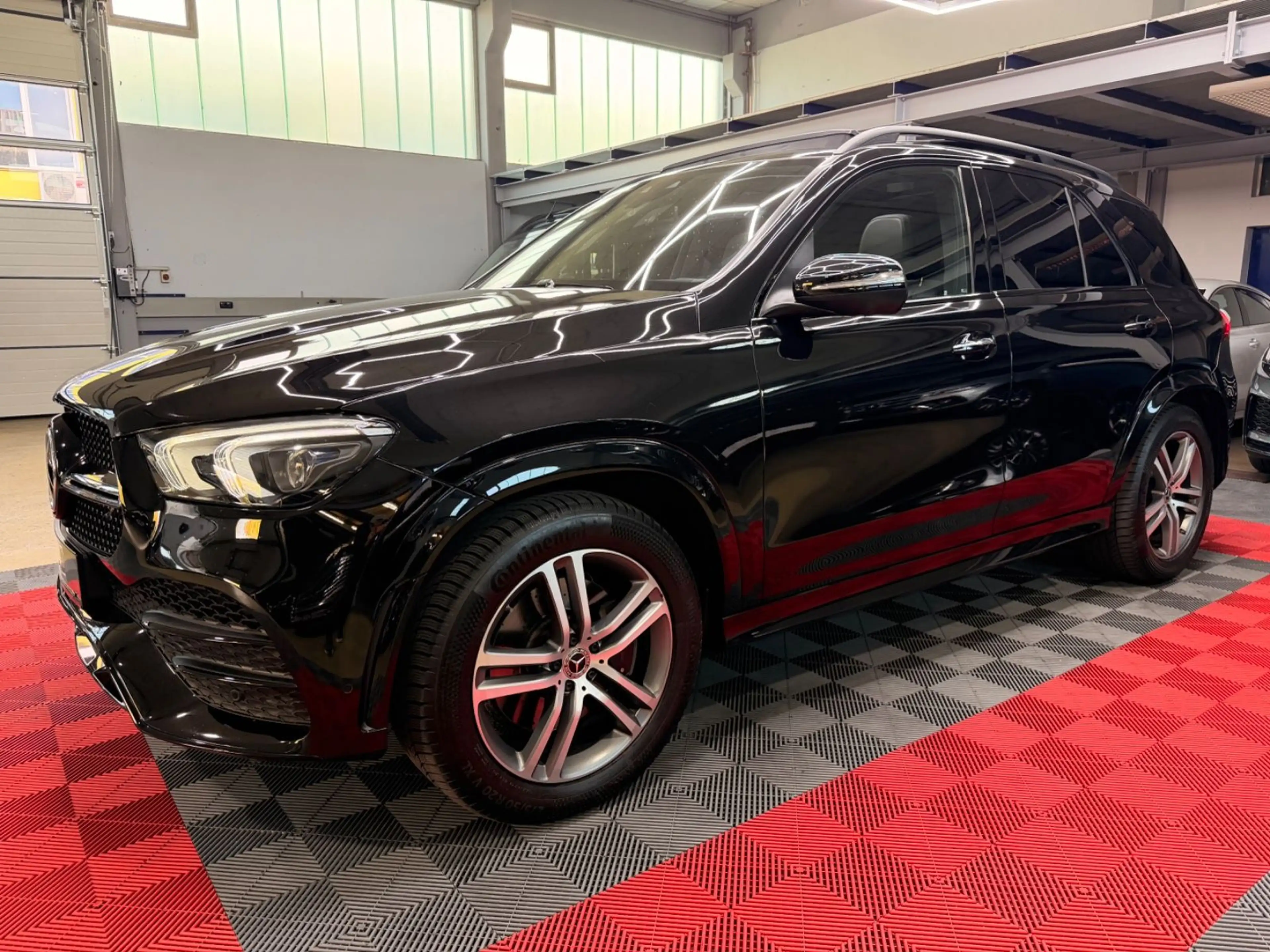 Mercedes-Benz GLE 400 d 4Matic AMG Line Pano HUD Burmester 360° — photo 5