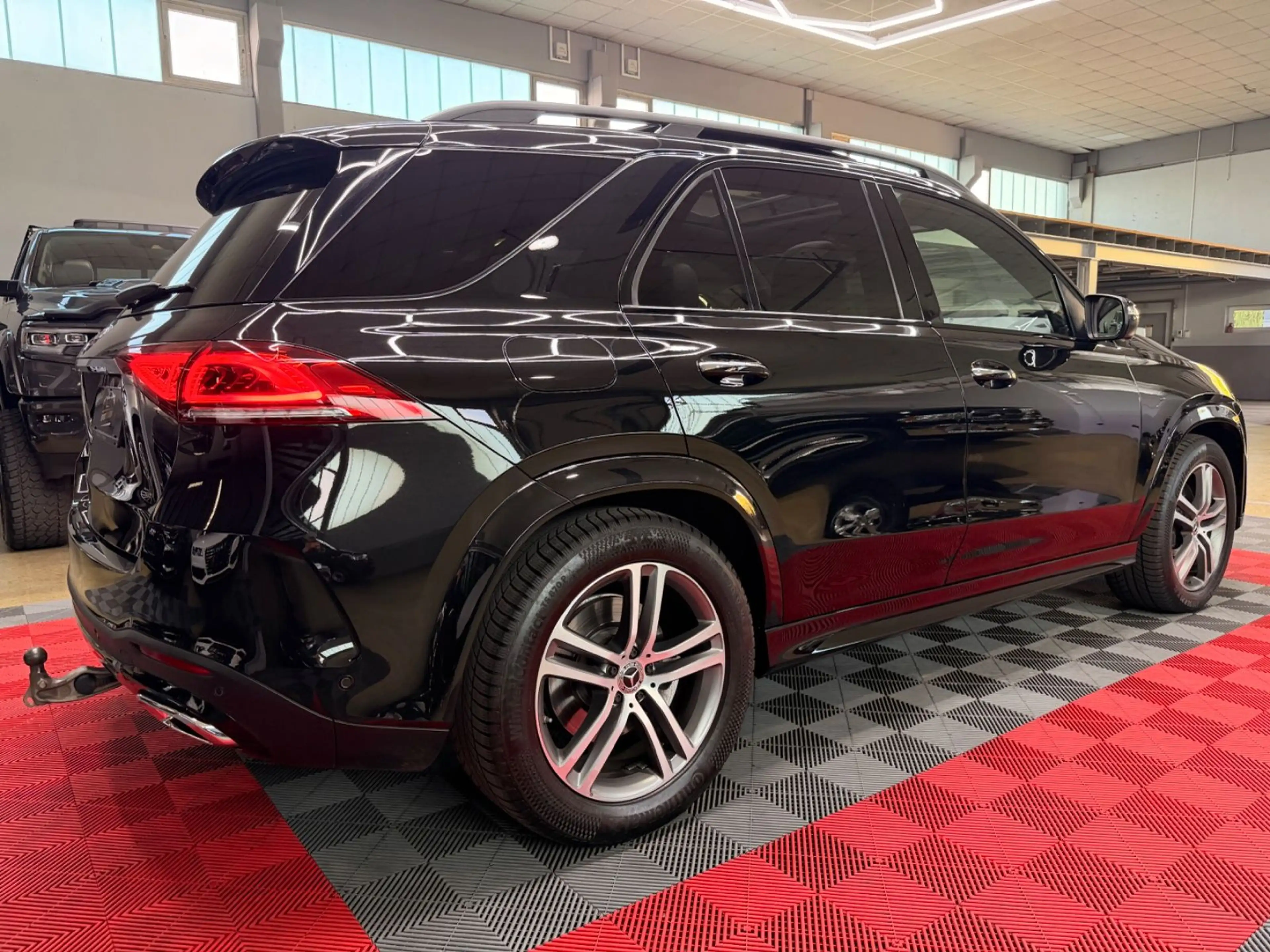 Mercedes-Benz GLE 400 d 4Matic AMG Line Pano HUD Burmester 360° — photo 13