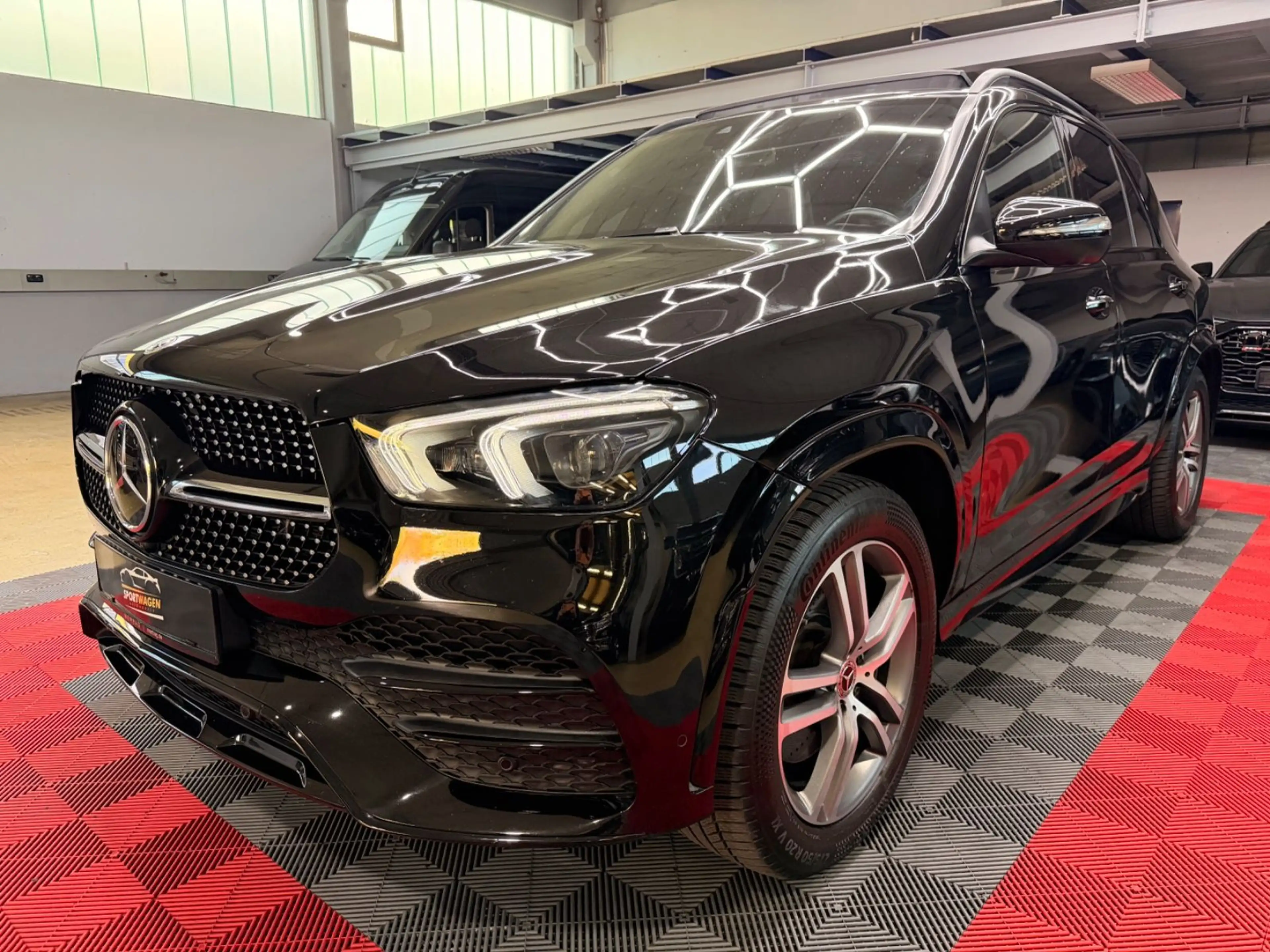 Mercedes-Benz GLE 400 d 4Matic AMG Line Pano HUD Burmester 360° — photo 4