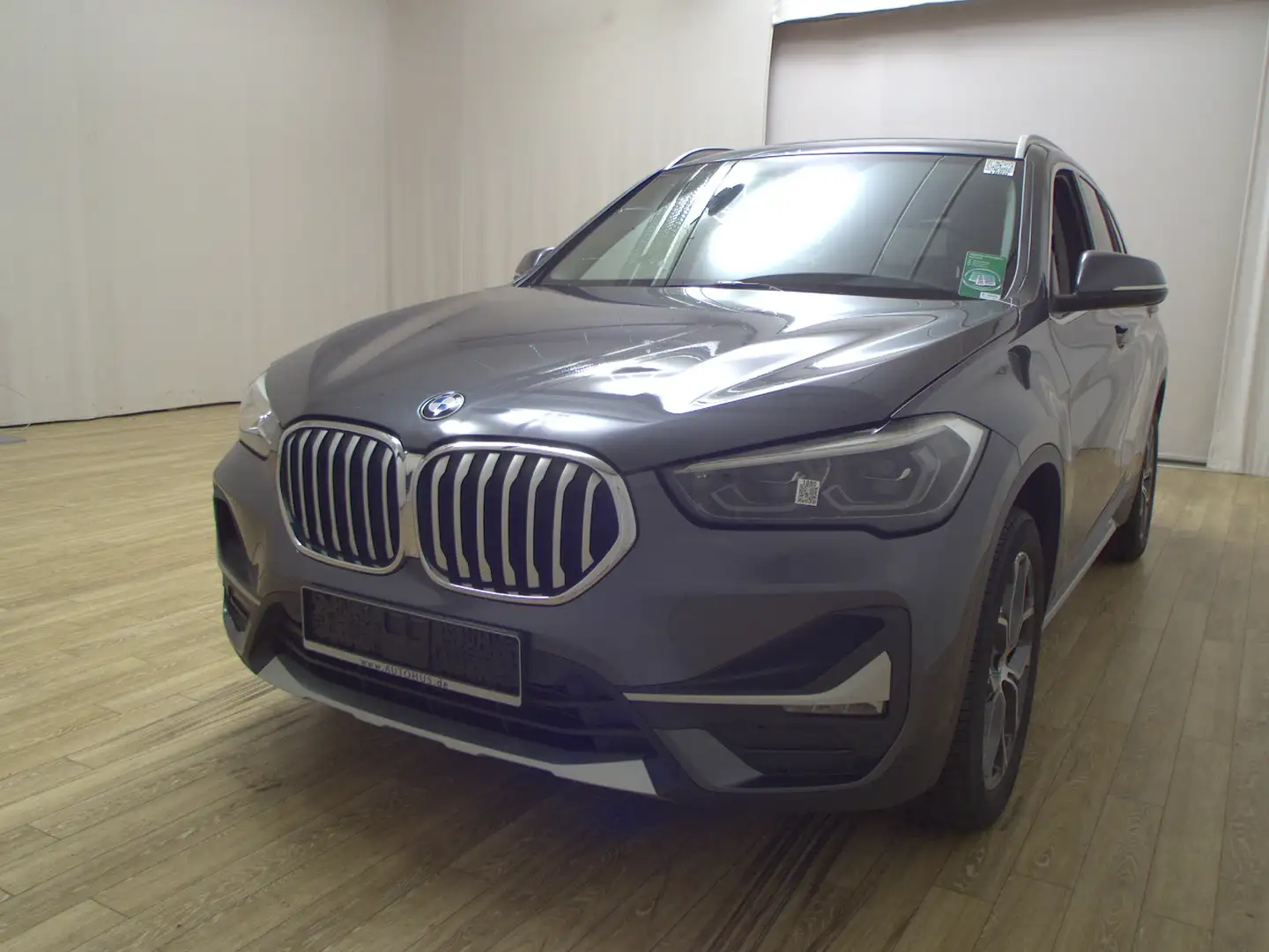 BMW X1 sDrive18d X-Line Navi Pano H-K LED AHK PDC Grau - 2