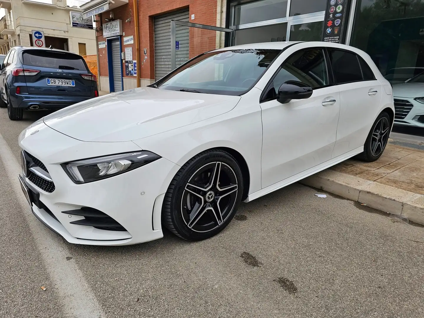 Mercedes-Benz A 180 A 180 d Premium Plus Amg Wit - 1