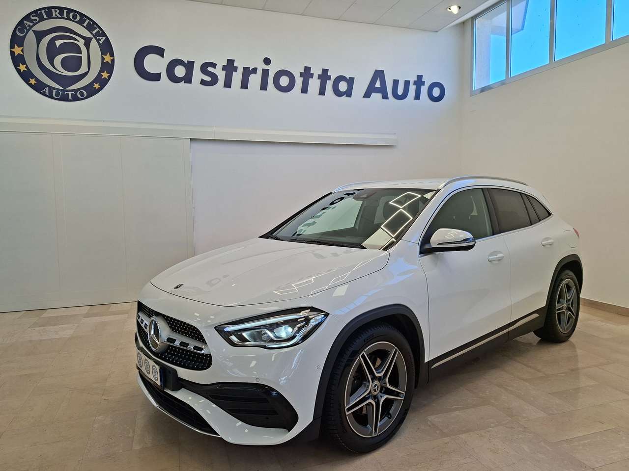 Mercedes-Benz GLA 200 d Premium AMG auto SOLI KM 59.815 !!! PERFETTA