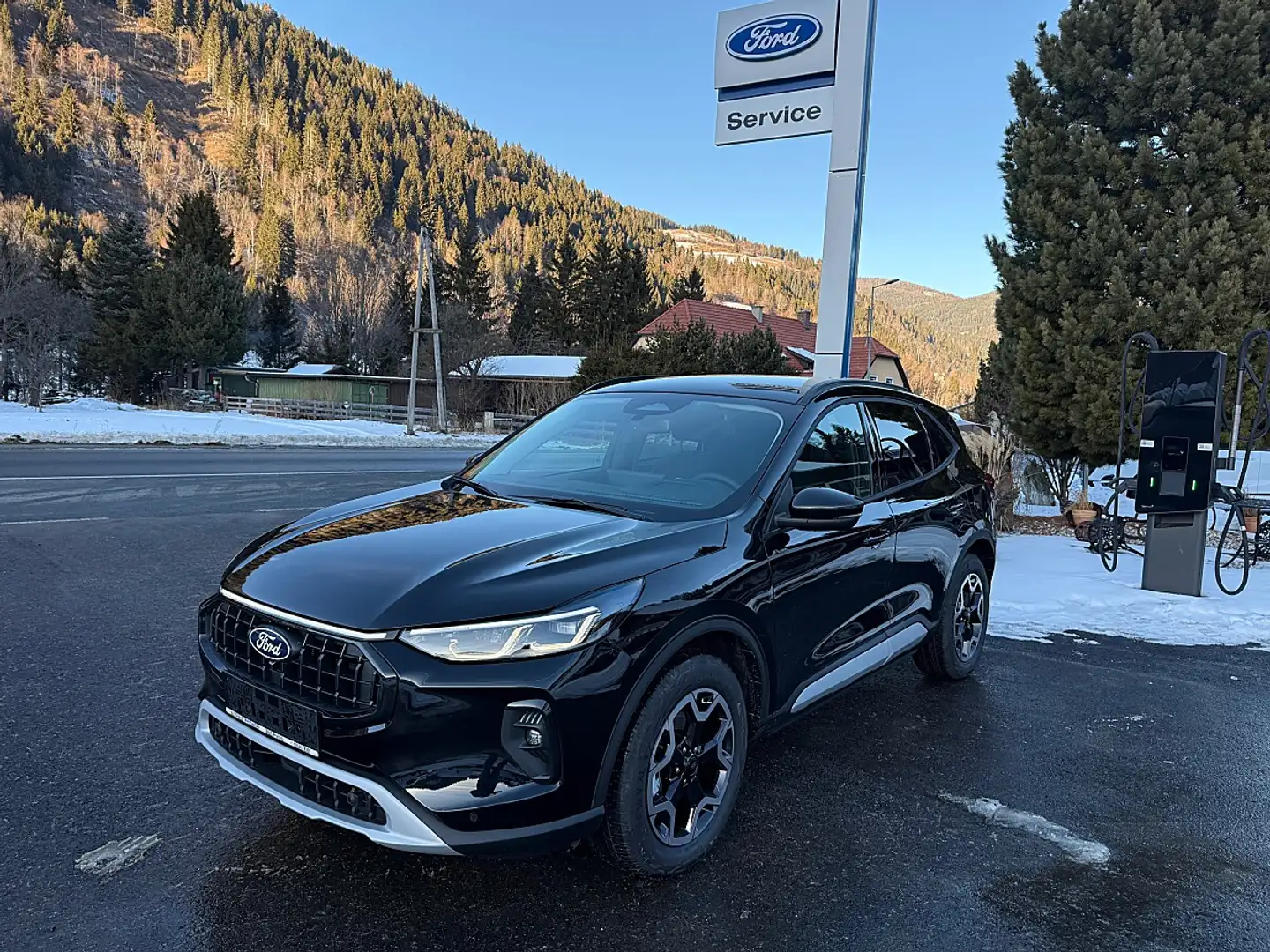 Ford Kuga 2,5 Duratec FHEV Active X Allrad Aut. Schwarz - 1