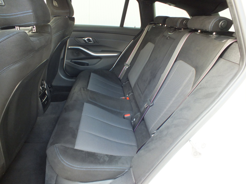 BMW 330 d xDrive — photo 13