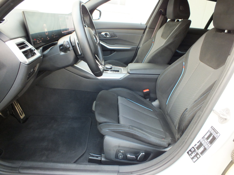 BMW 330 d xDrive — photo 14