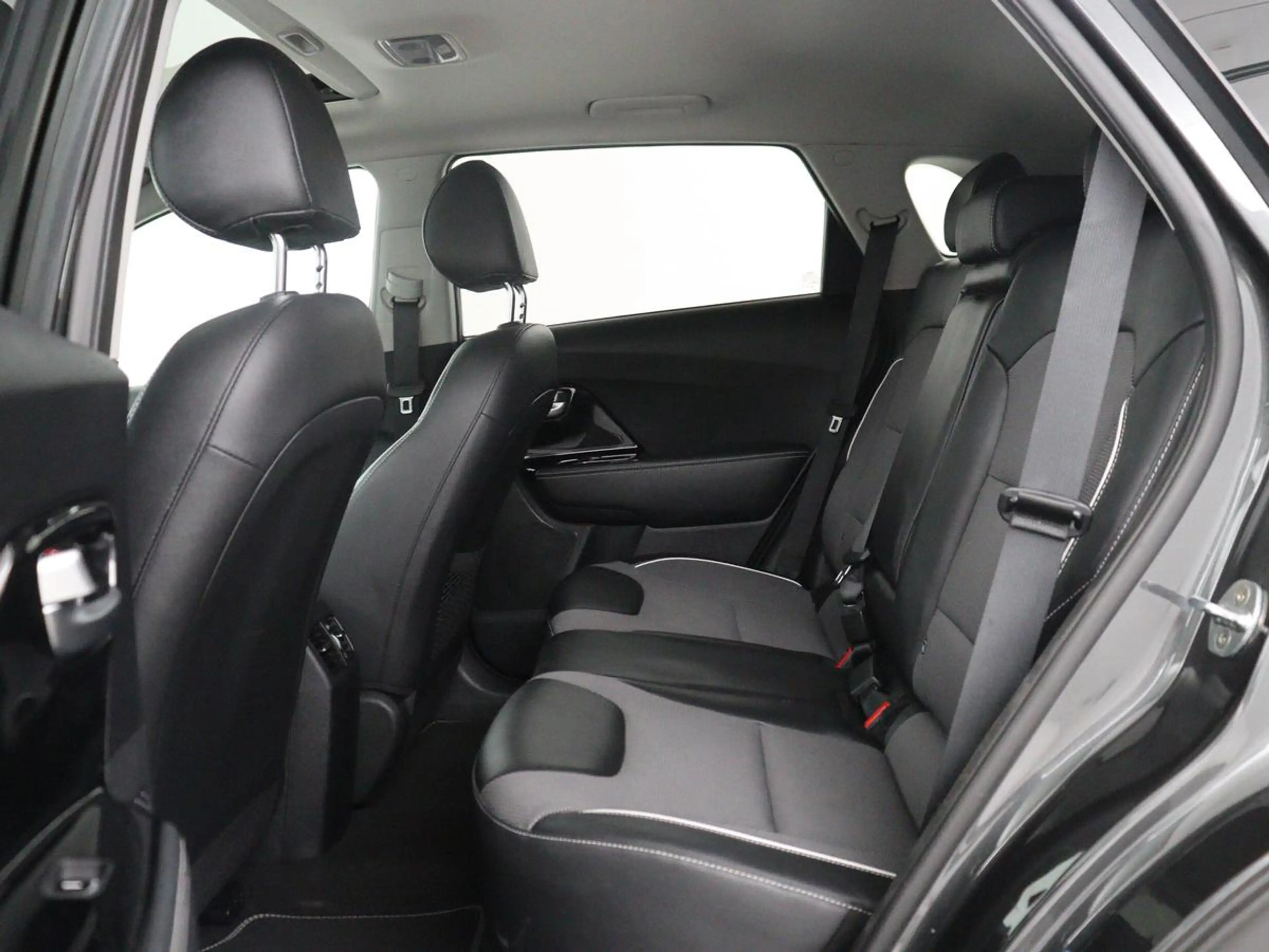 Kia e-Niro DynamicPlusLine 64 kWh | SOH 95,4% | Panoramadak | — photo 6